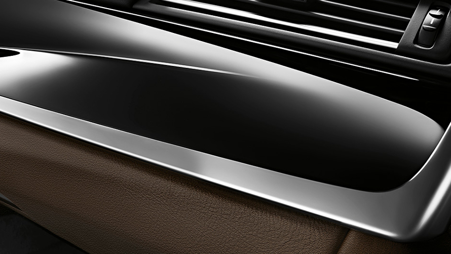 Piano finish Black. Piano finish Black.